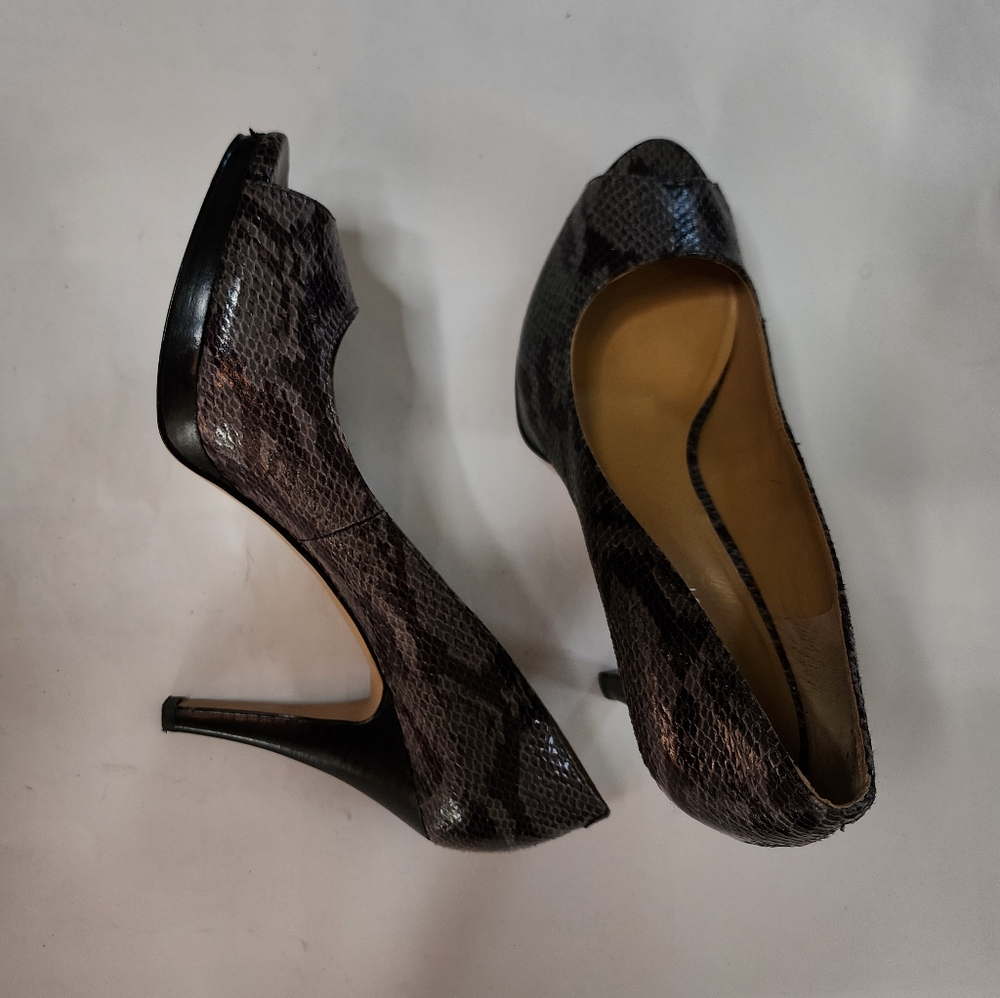 Womens Nine West Black and Gray Snakeskin Heels - Size 9.5